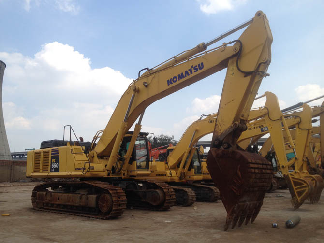 Komatsu PC650-8 For Sale 2015 Model Made in Japan