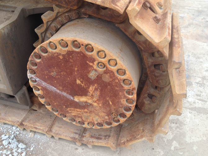 Komatsu PC650-8 For Sale 2015 Model Made in Japan - Track