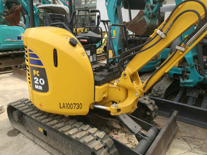Komatsu PC20 For Sale – Japanese Mini Excavator in Excellent Condition - Right side view