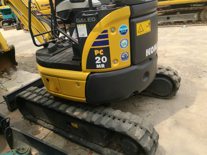 Komatsu PC20 For Sale – Japanese Mini Excavator in Excellent Condition - Left side view