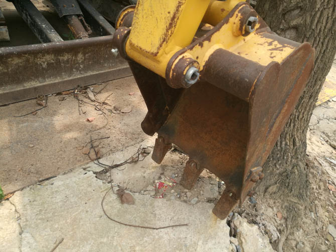 Komatsu PC20 For Sale – Japanese Mini Excavator in Excellent Condition - Bucket View
