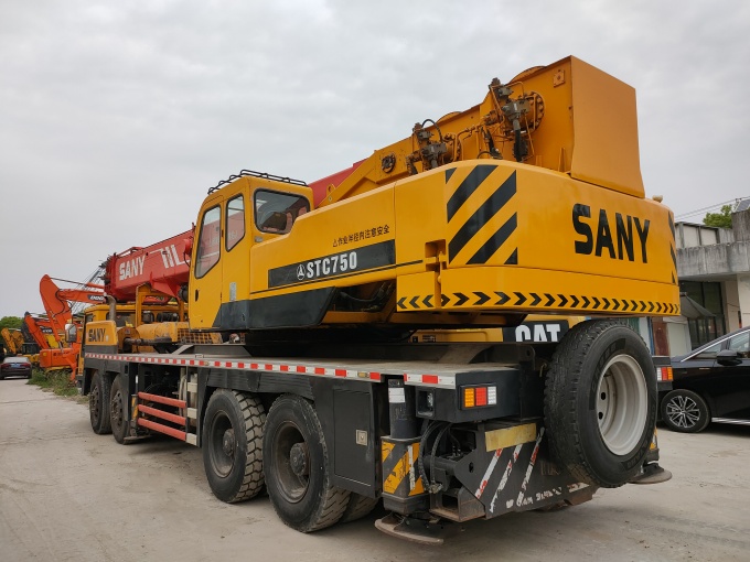 Sany STC750 For Sale – 2012 75 Ton Mobile Crane - Rear left side view