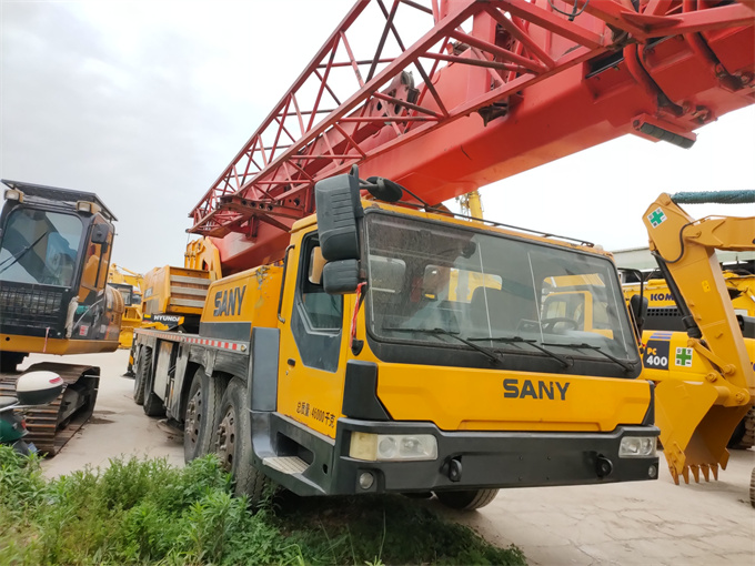 Sany STC750 For Sale – 2012 75 Ton Mobile Crane - Front right side view
