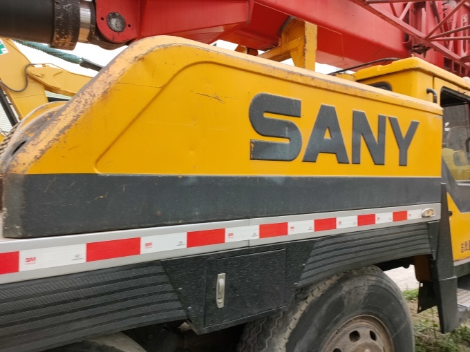 Sany STC750 For Sale – 2012 75 Ton Mobile Crane - Side view