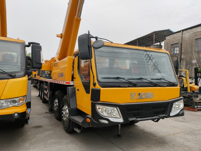 XCMG QY70K 70 Ton Truck Crane 2016 Model –  Excellent Condition