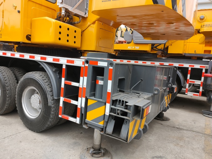XCMG QY70K 70 Ton Truck Crane 2016 Model –  Excellent Condition