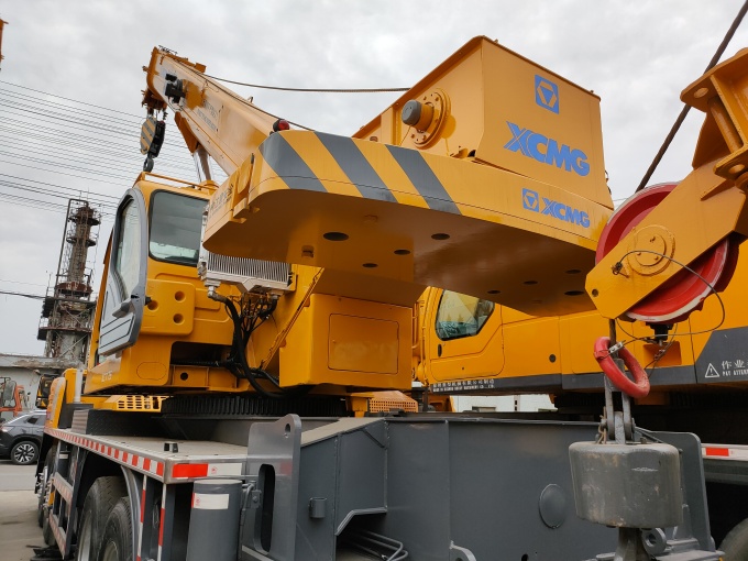 XCMG XCT75 For Sale 2017 model 75 ton truck crane - Rear left side view