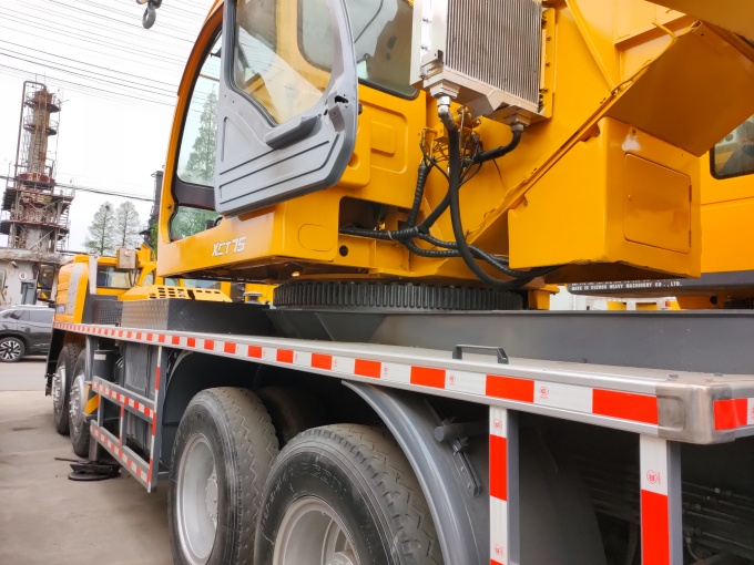 XCMG XCT75 For Sale 2017 model 75 ton truck crane