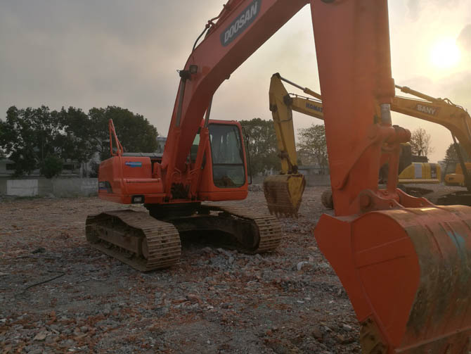 Doosan DH220LC-7 For Sale - 2011 Korean Excavator