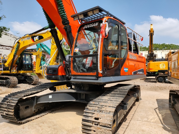 Doosan DX300 For Sale - 2023 Model Made in Korea