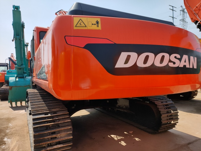 Doosan DX420 For Sale – 2022 Model Excavator in Excellent Condition