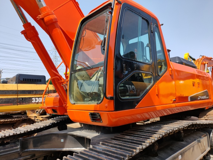 Doosan DX420 For Sale – 2022 Model Excavator in Excellent Condition