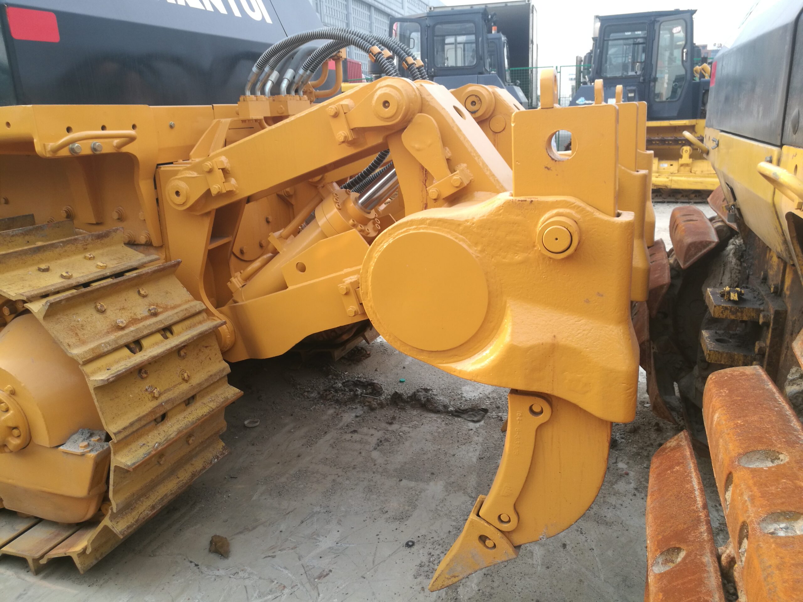 Shantui Bulldozer SD22 for sale – 2023 model, made in China, in excellent condition