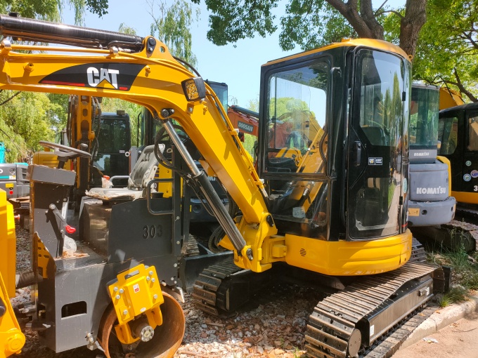 Cat 303C CR Excavator For Sale in excellent working condition, made in Japan