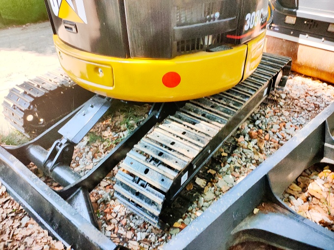 Cat 303C CR Excavator For Sale in excellent working condition, made in Japan