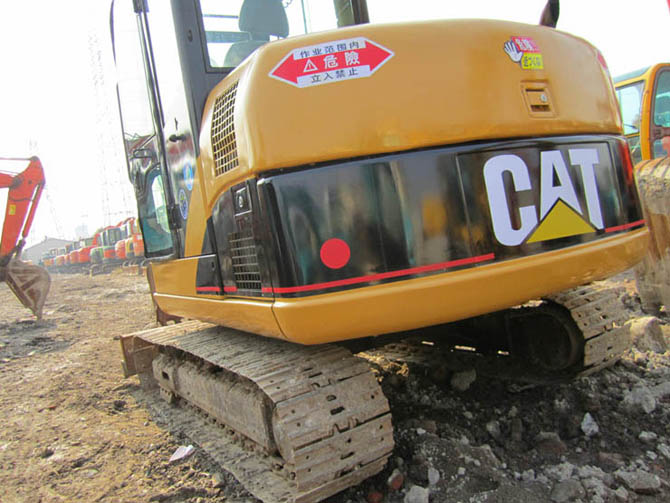 Cat 305.5 mini excavator for sale in excellent condition, Japan-made 2007 model