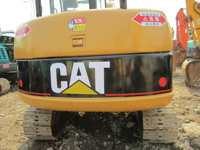 Cat 305.5 mini excavator for sale in excellent condition, Japan-made 2007 model