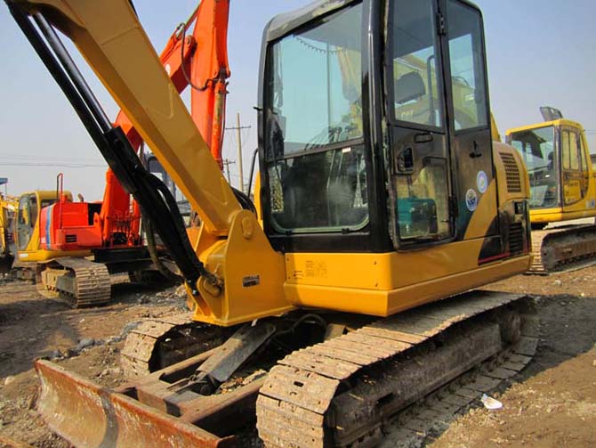 Cat 305.5 mini excavator for sale in excellent condition, Japan-made 2007 model
