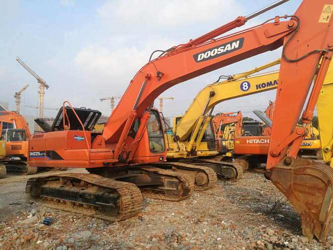 Doosan DH225LC-7 for sale 2010 model excavator made in South Korea