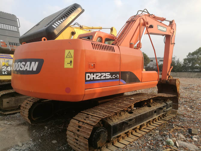 Doosan DH225LC-7 for sale 2010 model excavator made in South Korea