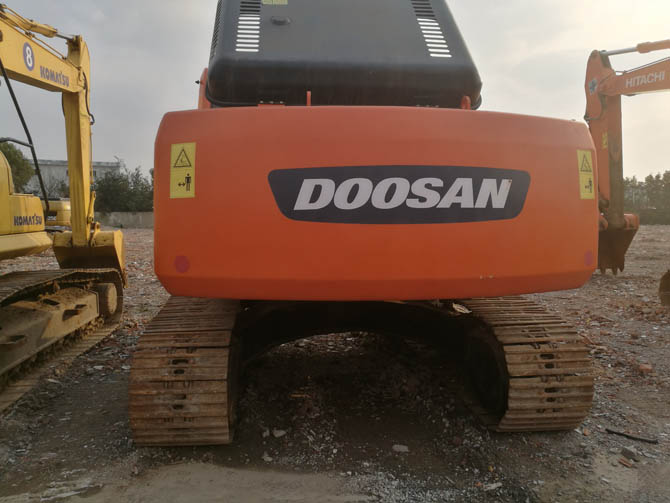 Doosan DH225LC-7 for sale 2010 model excavator made in South Korea