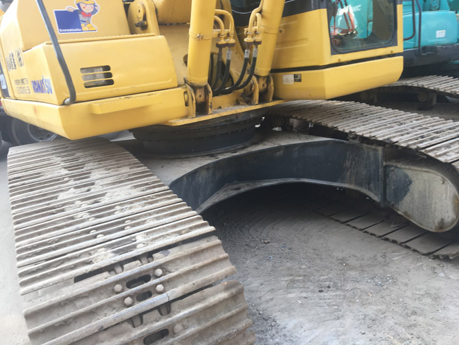 Original Komatsu PC220-8 excavator for sale, 2012 model, made in Japan