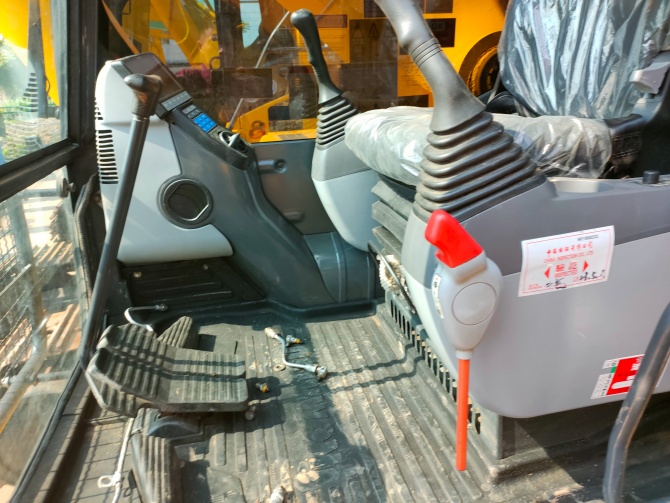 Komatsu PC450-8 Excavator For Sale with low hours and excellent working condition