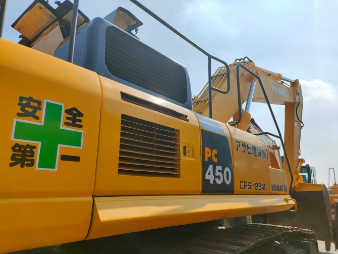 Komatsu PC450-8 Excavator For Sale with low hours and excellent working condition