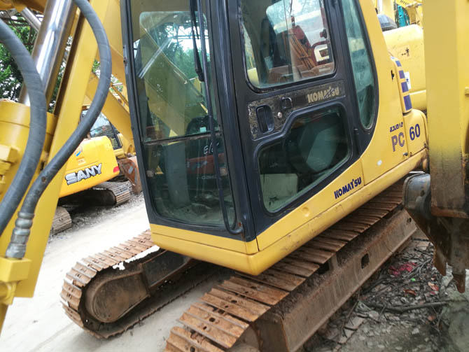 Komatsu PC60-7 For Sale Mini Excavator in Japan-made Excellent Condition