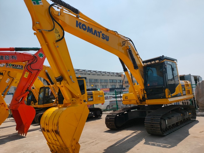 Komatsu PC200-8N1 For Sale in excellent working condition with low hours