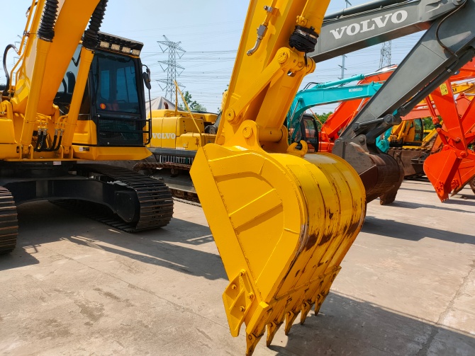 Komatsu PC200-8N1 For Sale in excellent working condition with low hours