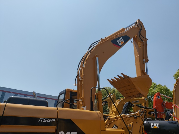 Cat 320BL Excavator for Sale powered by Cat 3066 engine, 2000 model
