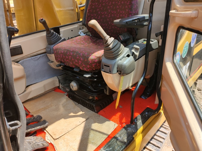 Cat 320BL Excavator for Sale powered by Cat 3066 engine, 2000 model