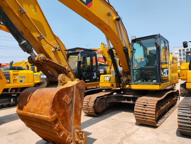 Caterpillar 320GC For Sale 2021 model original excavator made in Japan