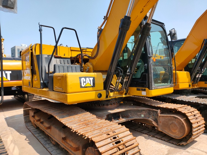 Caterpillar 320GC For Sale 2021 model original excavator made in Japan