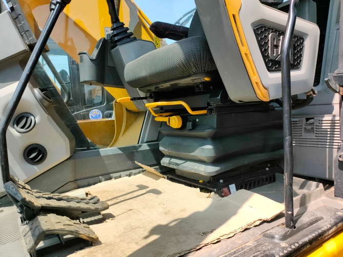 Caterpillar 320GC For Sale 2021 model original excavator made in Japan