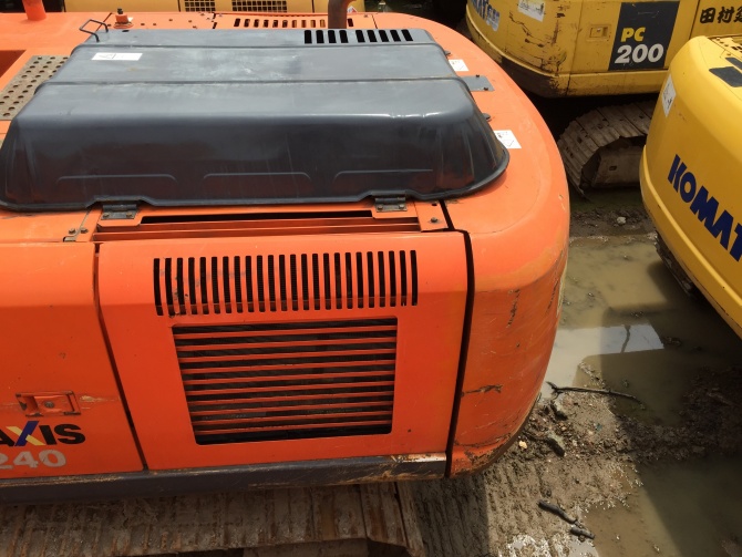 Hitachi ZX240 Excavator For Sale 2012 Model Made in Japan in Excellent Working Condition