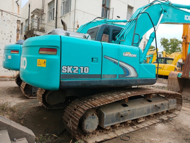 Kobelco SK210LC-8 excavator for sale, 2013 model, original paint, made in Japan
