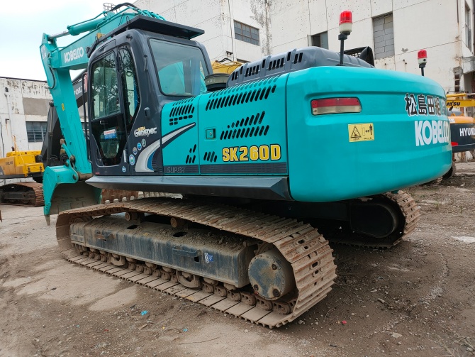 Kobelco SK260-8 excavator for sale, 2015 model, original paint, Japan-made, low hours.