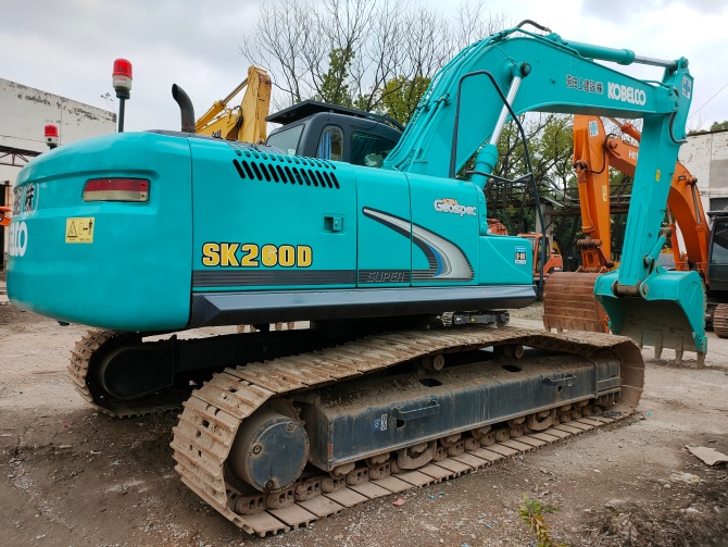 Kobelco SK260-8 excavator for sale, 2015 model, original paint, Japan-made, low hours.