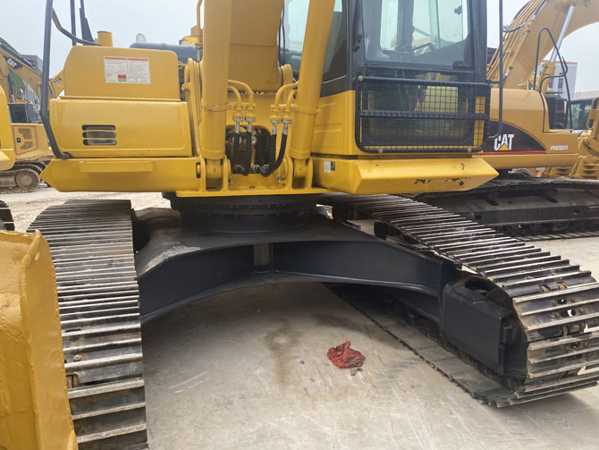 Komatsu PC220 Excavator For Sale made in Japan