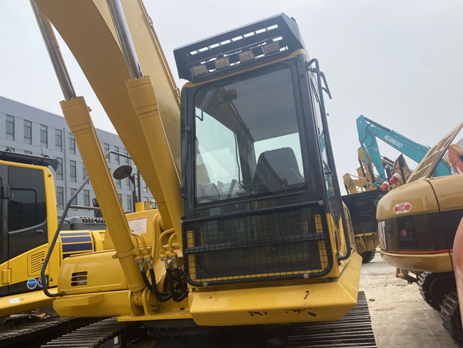 Komatsu PC220 Excavator For Sale made in Japan