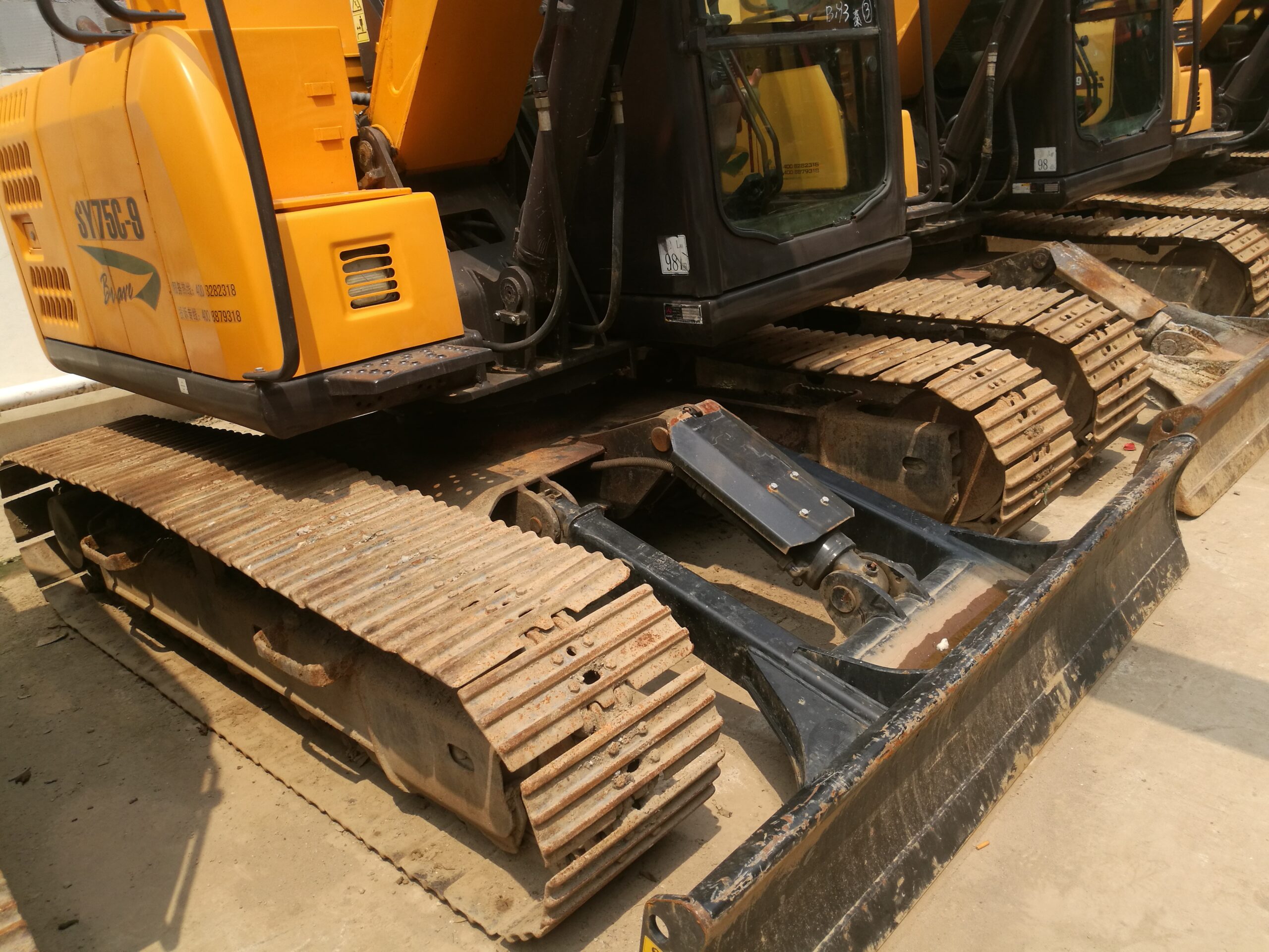 Sany SY75C-9 excavator for sale with low hours, 2015 model