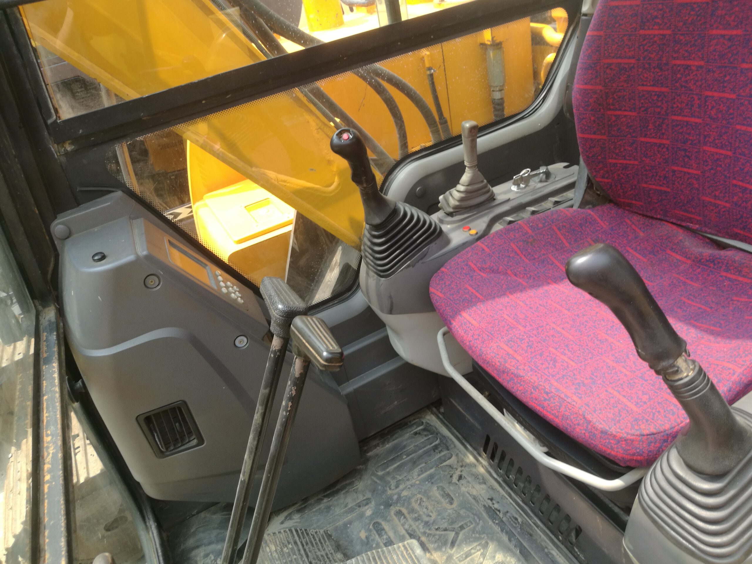 Sany SY75C-9 excavator for sale with low hours, 2015 model