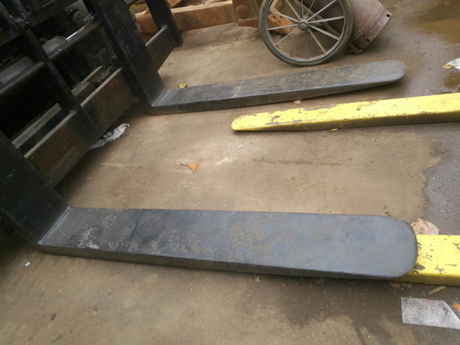 TCM FD200 20 ton forklift for sale in excellent working condition