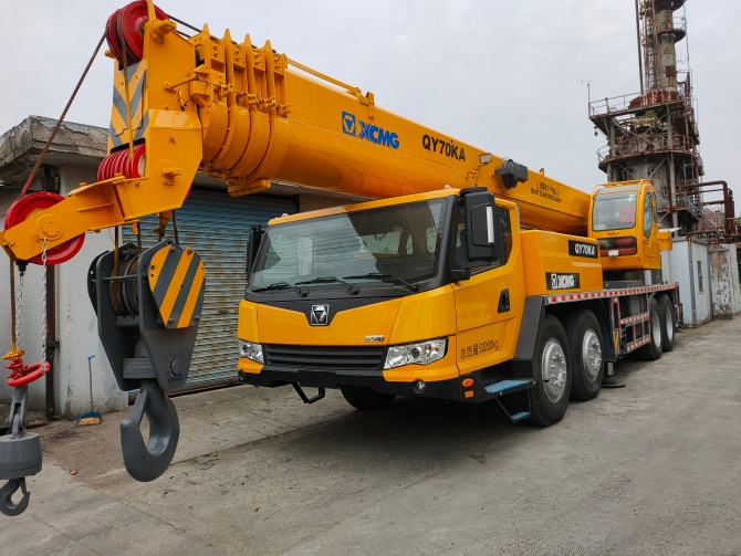 XCMG Crane QY70KA for Sale 70 Ton Truck Crane 2018 Model Made in China