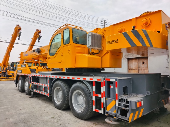 XCMG Crane QY70KA for Sale 70 Ton Truck Crane 2018 Model Made in China