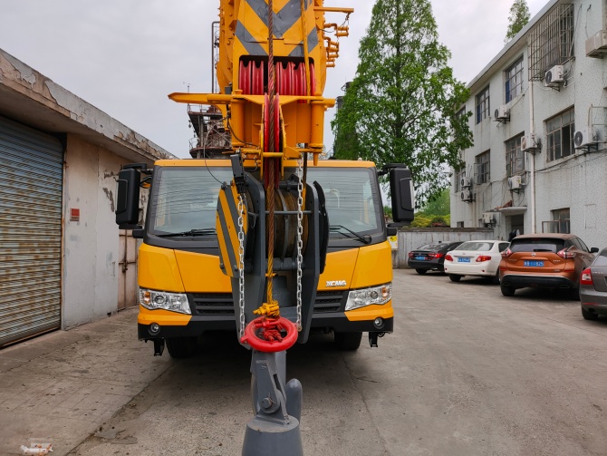 XCMG Crane QY70KA for Sale 70 Ton Truck Crane 2018 Model Made in China