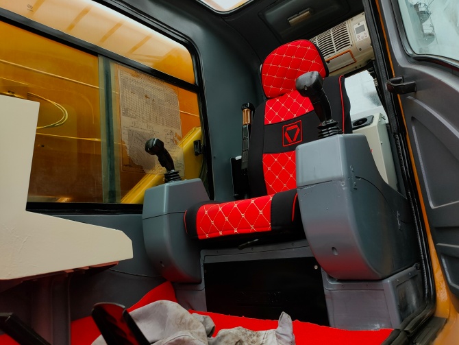 XCMG Crane QY70KA for Sale 70 Ton Truck Crane 2018 Model Made in China