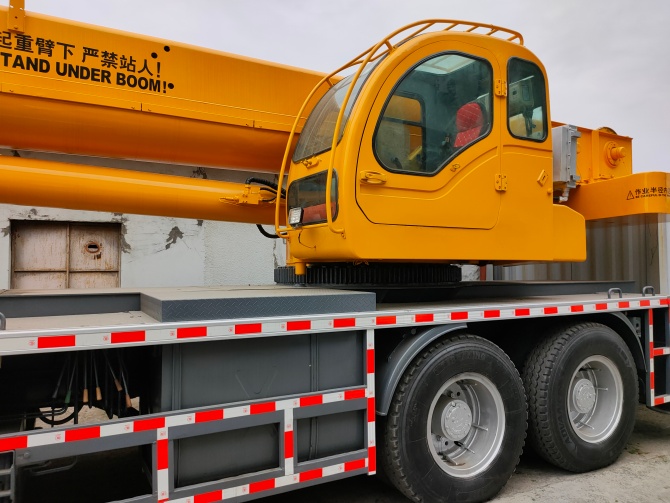 XCMG Crane QY70KA for Sale 70 Ton Truck Crane 2018 Model Made in China